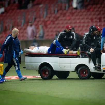 Gabriel Pec sofre fratura na tíbia em sua estreia pelo Cruzeiro