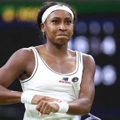 Coco Gauff vence Bencic em partida noturna perto do toque de recolher