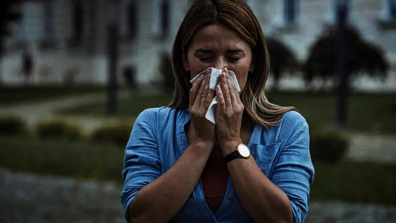 Nem todo nariz escorrendo é sinal de gripe ou resfriado; sintomas persistentes merecem investigação