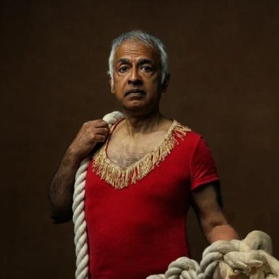 Idosos descobrem alegria e coragem no circo