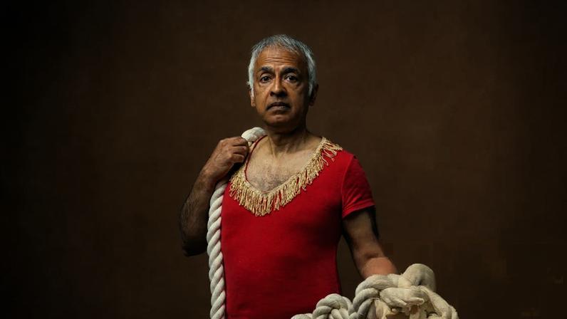 Idosos descobrem alegria e coragem no circo