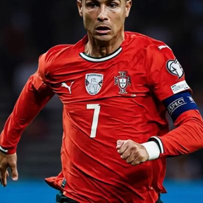 Cristiano Ronaldo celebra classificação de Portugal junto à torcida