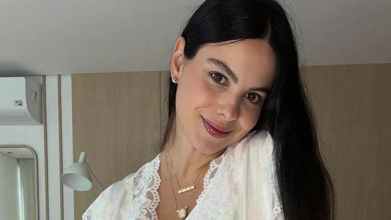 Sthefany Brito comemora 1 mês do caçula