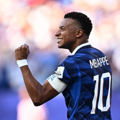 França vence Paraguai com pênalti de Mbappé e encara Marrocos nas quartas