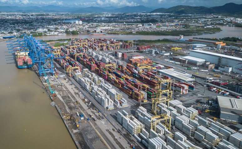 Balança comercial do País registra superávit de US$ 42,3 bi no 1º semestre, alta de 40,3%