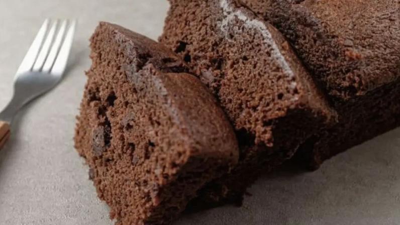 Bolo de chocolate sem glúten é fácil de fazer e irresistível
