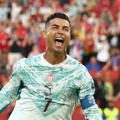 Cristiano Ronaldo faz 1º gol em mata-mata de Copas e substituição encerra partida