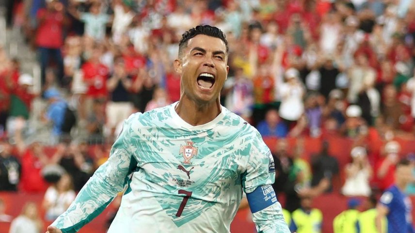 Cristiano Ronaldo marcou, de pênalti, seu primeiro gol em um mata-mata de Copa do Mundo, contra a Croácia, mas foi substituído.