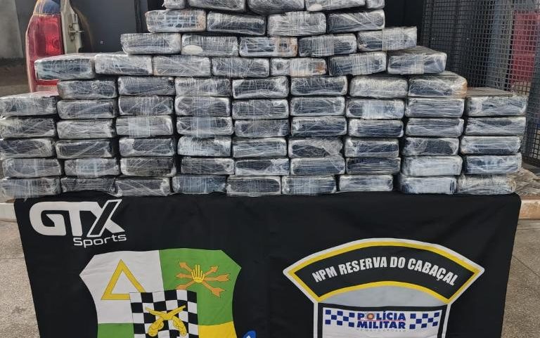 Avião com 78 pacotes de cocaína encontrado no interior de Mato Grosso