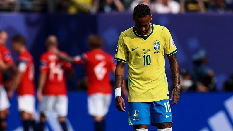Neymar chorou muito após o Brasil ser eliminado pela Noruega neste domingo, 5 de julho de 2026.