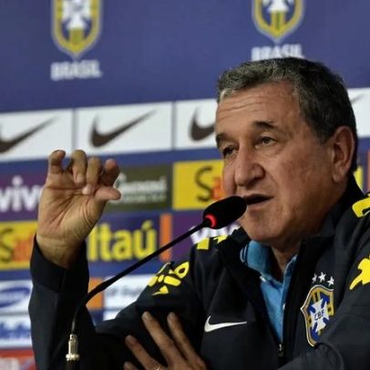 Parreira permanece internado em estado grave com auxílio de aparelhos