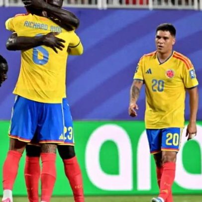 Gol de Jhon Arias leva Colômbia às oitavas da Copa