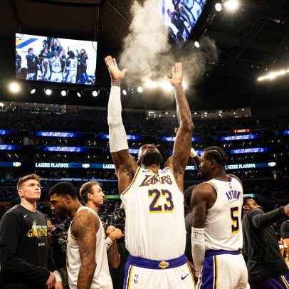 Lebron James decide futuro e assina com  o Philadelphia 76ers