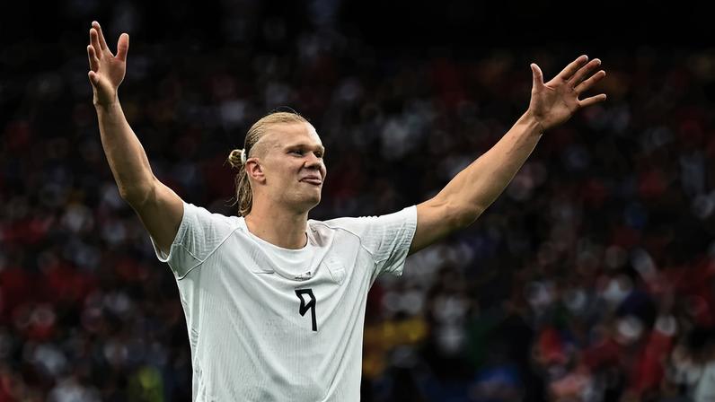 Haaland: patrimônio já passou dos 100 milhões de dólares (PAUL ELLIS/AFP)