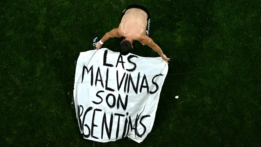 Fifa investiga Argentina por faixa sobre as Malvinas e confusão após final