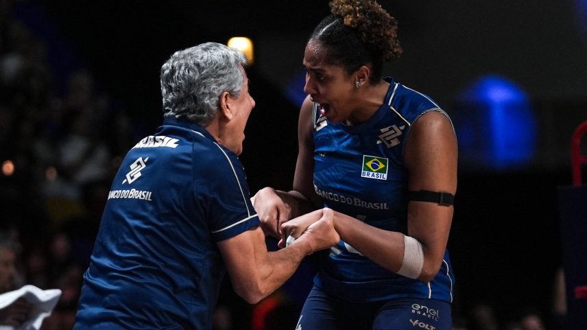 Brasil derruba a Itália no tie-break e vai à final da VNL