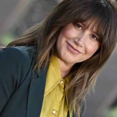 Drama de Ashley Tisdale em "Toxic Mom" vira comédia