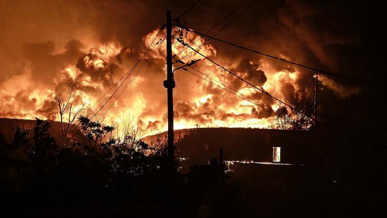 Incêndio atinge Tessalônica, na Grécia, neste domingo