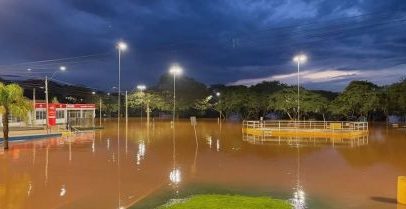 Rio Uruguai ultrapassa cota de inundação e continua subindo no RS