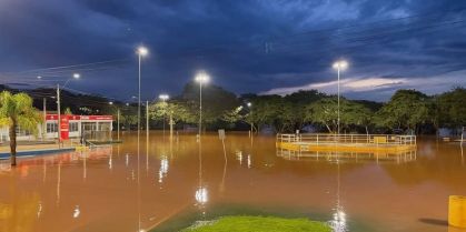 Rio Uruguai ultrapassa cota de inundação