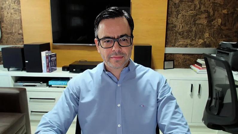 Rigidez trabalhista dificulta ganho de produtividade, afirma professor
