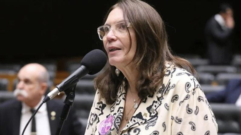 Na imagem, a deputada Bia Kicis, que declarou apoio a Flávio Bolsonaro em evento do PL Mulher