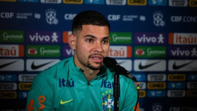 Bruno Guimarães, da Seleção Brasileira, durante coletiva de imprensa - Metrópoles