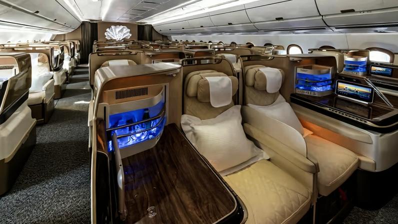 Cabines amplas e luminosas foram cuidadosamente projetadas para oferecer mais espaço e conforto