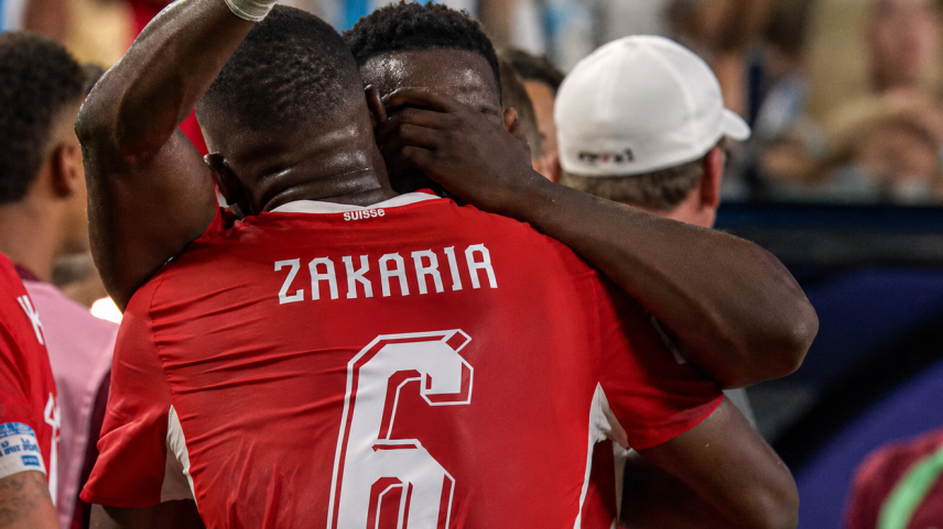 Embolo é expulso em lance bizarro envolvendo Paredes