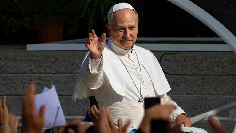 Papa Leão XIV, que alertou para as mortes por crise imigratória, em Lampeduza. (Foto: DANIEL DAL ZENNARO - EFE)