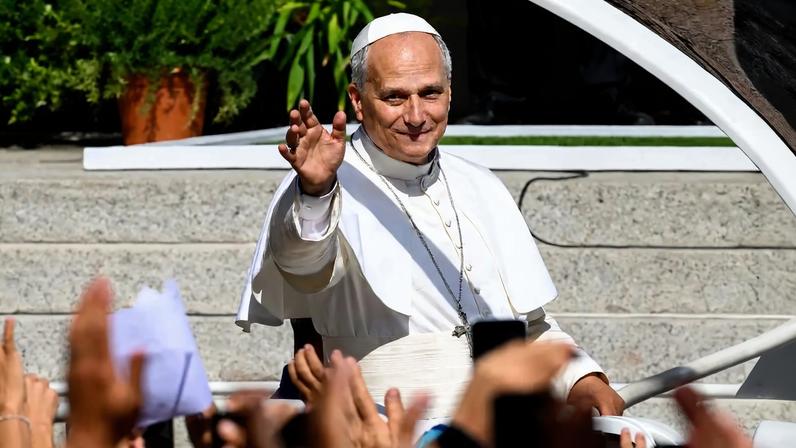 Papa Leão XIV, que alertou para as mortes por crise imigratória, em Lampeduza. (Foto: DANIEL DAL ZENNARO - EFE)