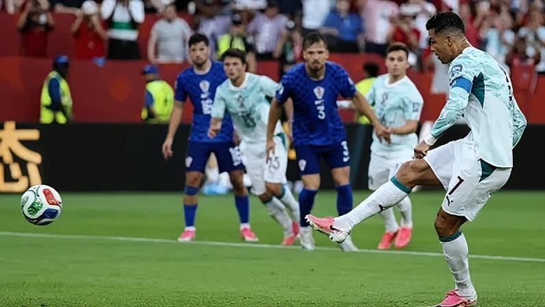Cristiano Ronaldo marca pela primeira vez em mata-mata da Copa