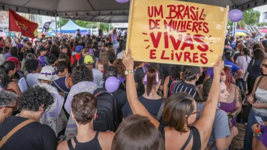 Mulheres durante manifestações do 8 de março | Marcelo Camargo/Agência Brasil