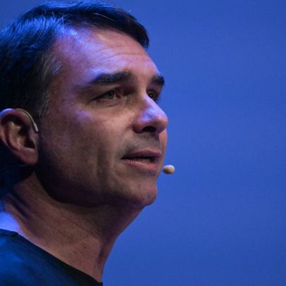 Flávio Bolsonaro nega ter trabalhado para empresa ligada a Vorcaro