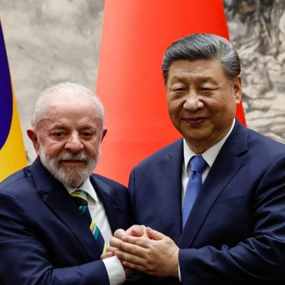 Em ligação, Xi Jinping apoia Lula contra 'interferência externa'