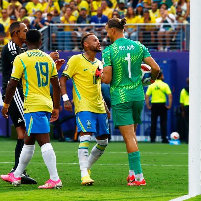 Atitude de Neymar em eliminação do Brasil gera debate