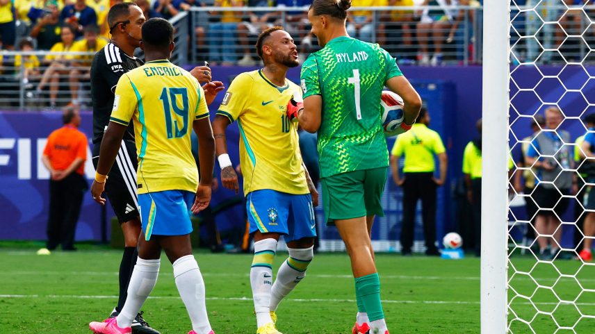 Neymar provocou o goleiro da Noruega após converter penalidade máxima