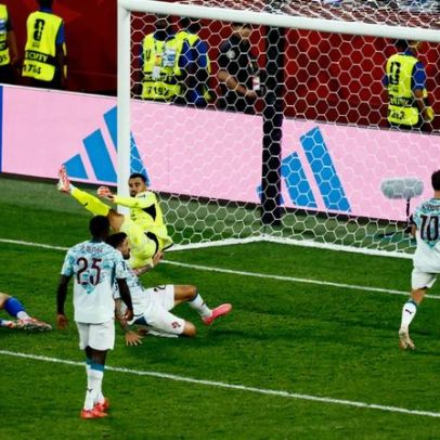 Como funciona a bola com sensores que anulou o gol da Croácia