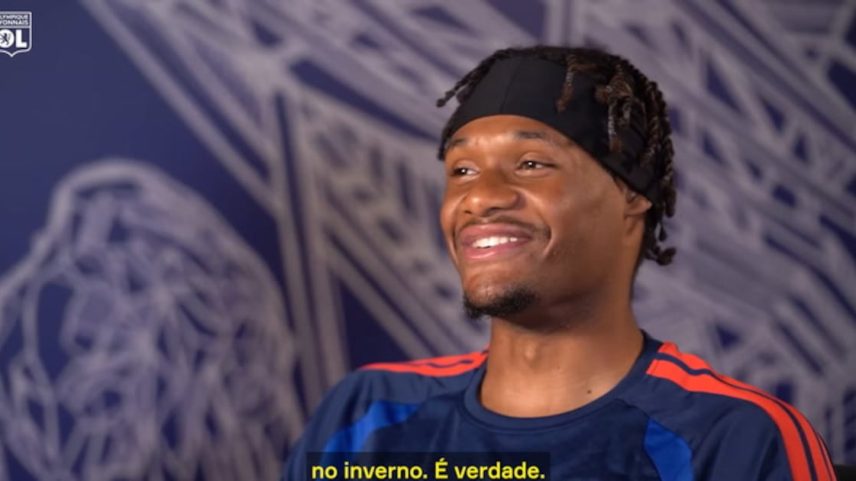 O novo reforço do Lyon abre o jogo sobre sua transferência, facilidade com idiomas e a obsessão de infância que o levou ao futebol profissional.