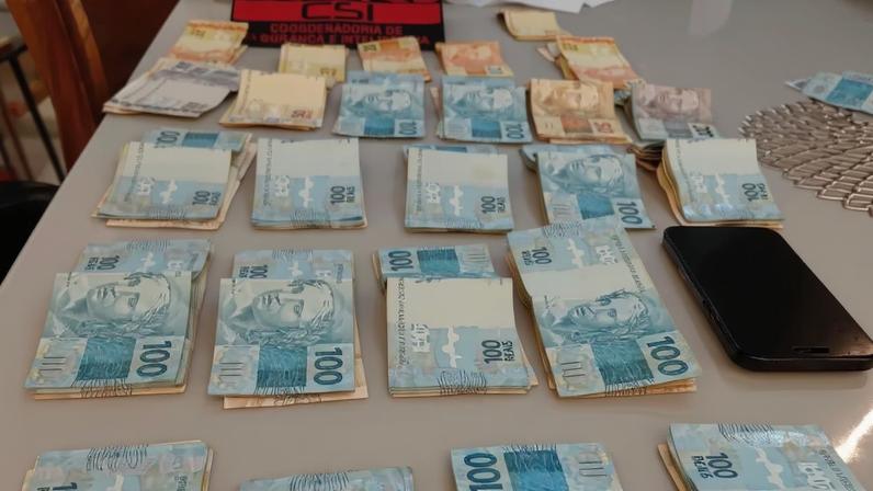 Agentes do Gaeco cumpriram sete mandados de busca e apreensão contra dois policiais militares