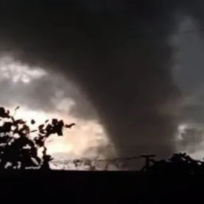 Possível tornado atinge cidades do RS e deixa feridos