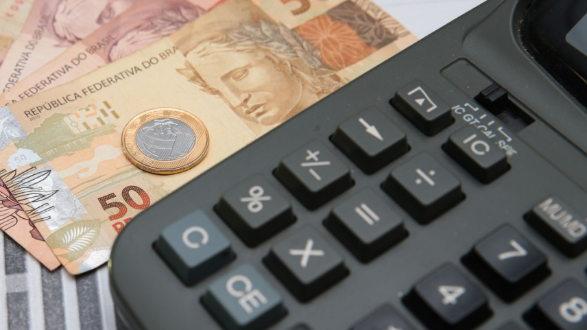 Inadimplência segue em patamar recorde e atinge 4,7%, mostra BC