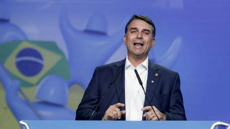 Flávio Bolsonaro viajará a Washington D.C. para participar de audiência do USTR
