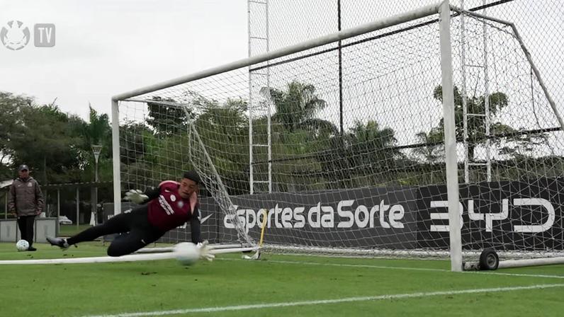 Elenco do Corinthians treina forte durante a intertemporada visando o segundo semestre de 2026.