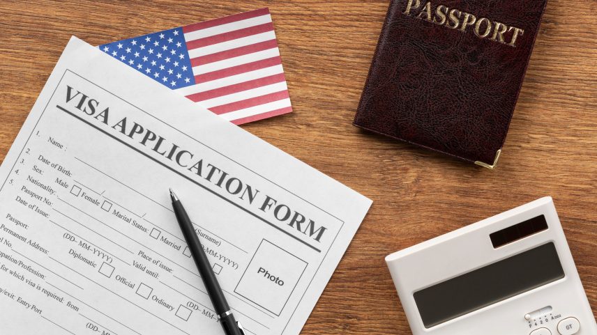 Programa piloto para solicitantes do visto americano terem prioridade.