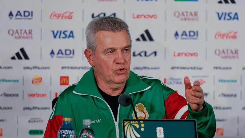 Javier Aguirre confia em boa atuação do México contra a Inglaterra na Copa do Mundo, mas não descarta ajuda da 'sorte'.