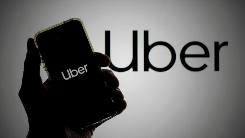 CEO da Uber diz que tecnologia poderá substituir motoristas de aplicativo na próxima década (SOPA Images/Getty Images)