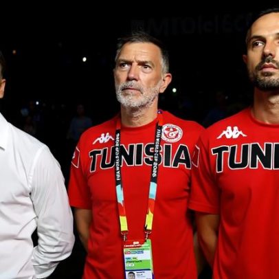 Técnico da seleção deixa o cargo após dois jogos e eliminação da Copa