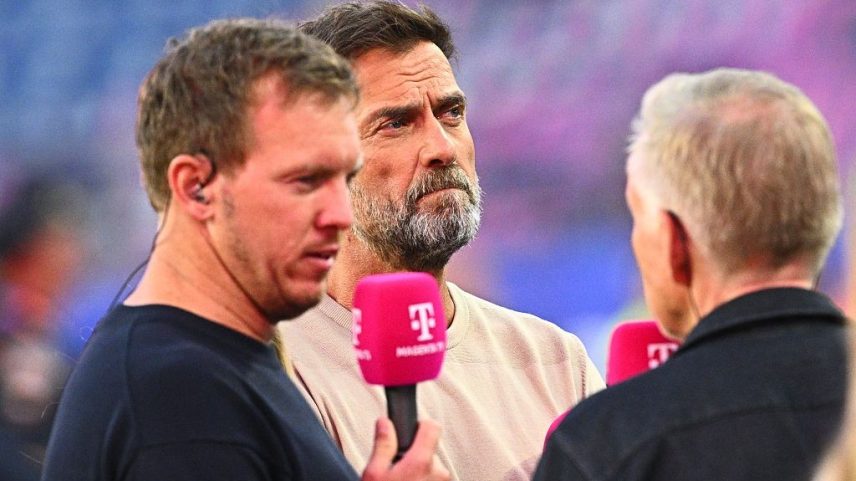 Klopp (ao centro) entrevista o técnico Nagelsmann antes da eliminação: substituição à vista