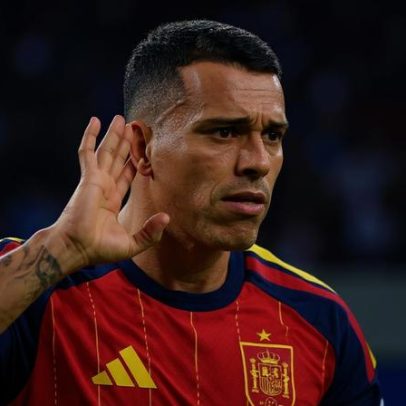 Espanha avança às oitavas e surge como única grande rival da França